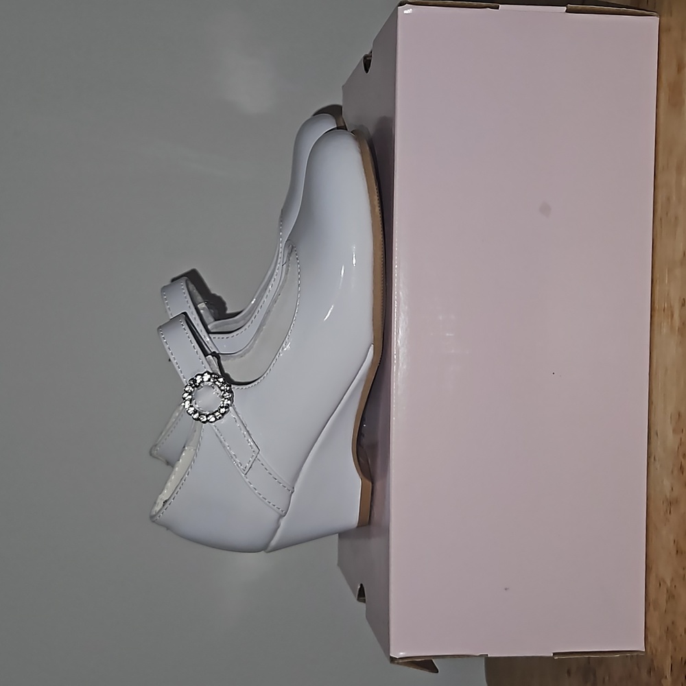 Girls wedge shoe